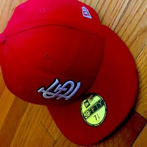 I am selling a saint Louis cardinals hat